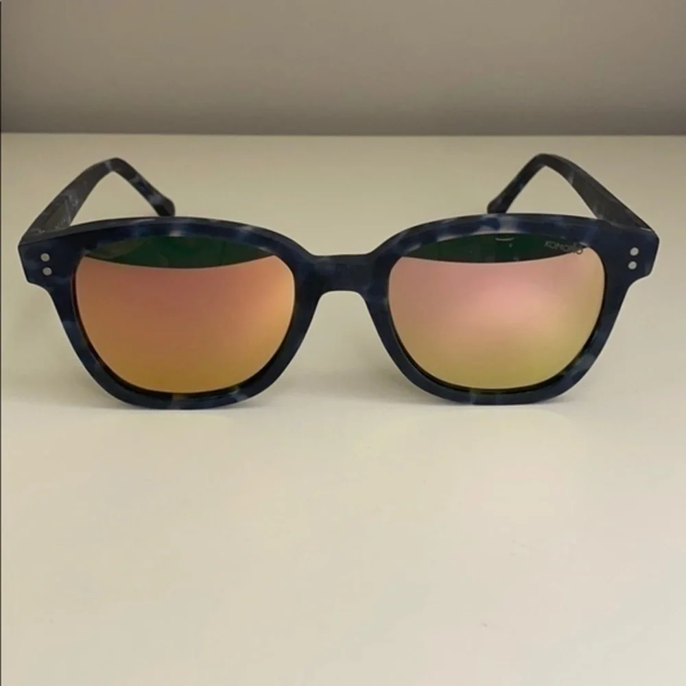 Komono Renee Sunglasses Matte Indigo Demi navy tortoise reflective
